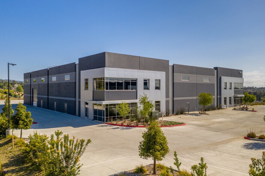 2954 Norman Strasse Rd, San Marcos, CA à louer - Photo de l’immeuble – Image 3 sur 5