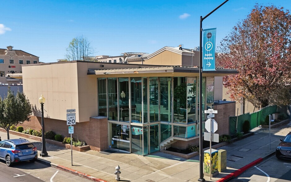 1310 2nd St, Napa, CA à vendre - Photo de l’immeuble – Image 3 sur 6