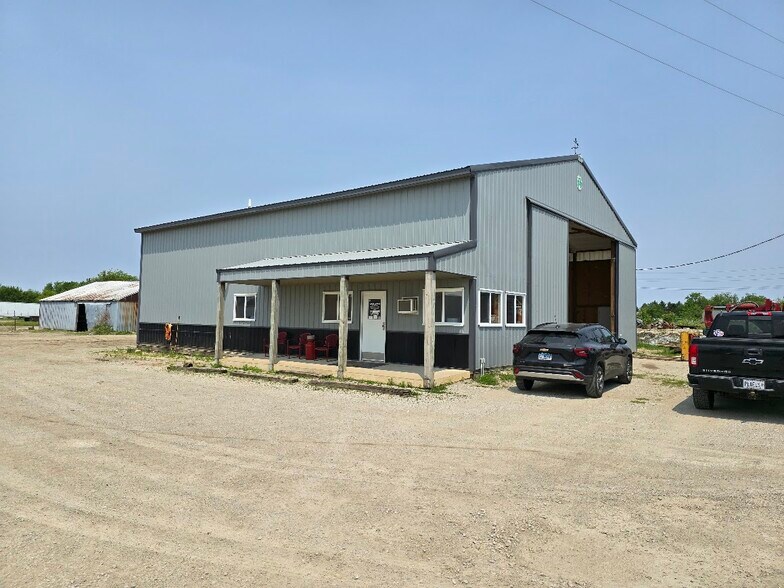 808 W Walnut St, Fairbury, IL à vendre - Photo principale – Image 1 sur 44