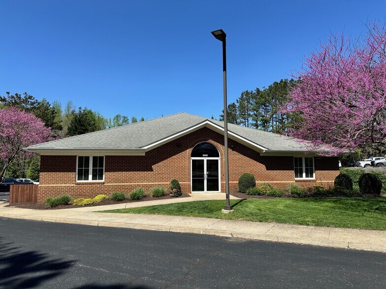 2442 New Dorset Cir, Powhatan, VA à louer - Photo de l’immeuble – Image 1 sur 52