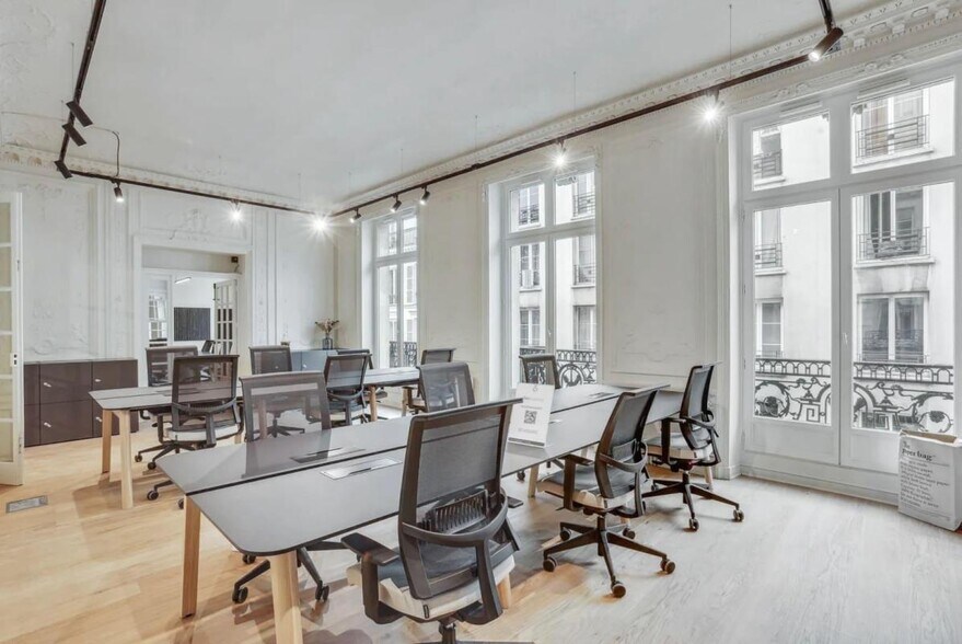60 Rue Du Faubourg Poissonnière, Paris à louer - Photo de l’immeuble – Image 3 sur 12