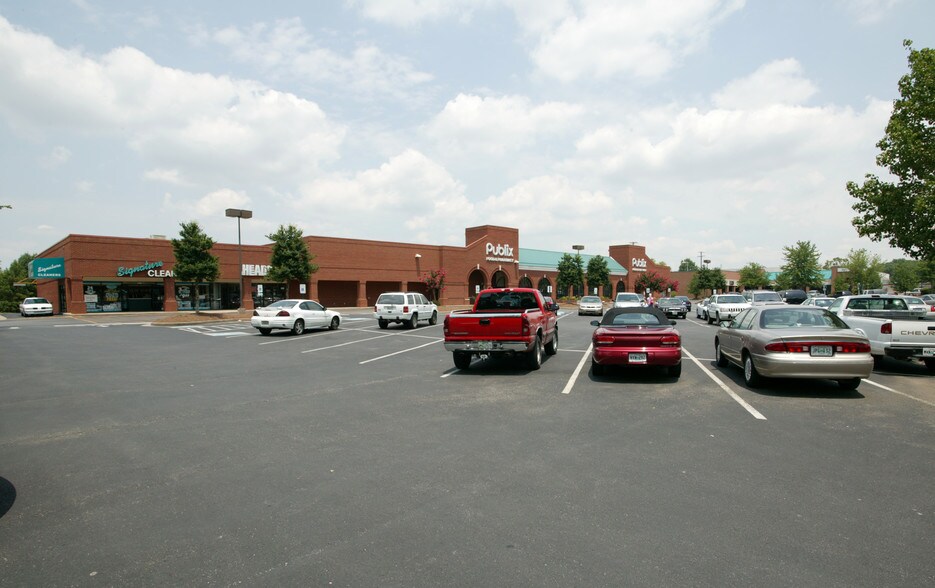 110 Indian Lake Blvd, Hendersonville, TN à louer - Photo de l’immeuble – Image 1 sur 2