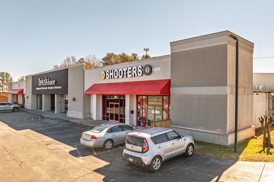 3407 W Gate City Blvd, Greensboro, NC à louer - Photo principale – Image 1 sur 5