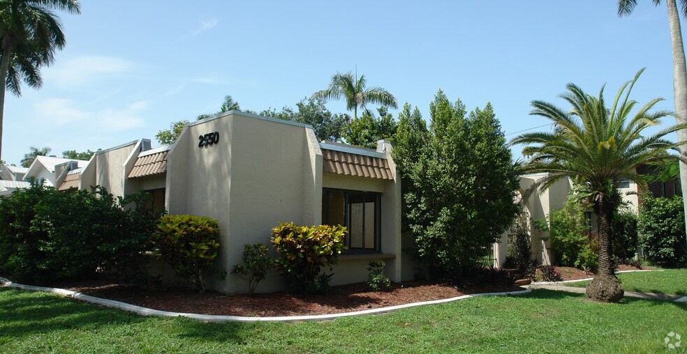 2548-2550 First St, Fort Myers, FL à louer - Photo de l’immeuble – Image 3 sur 35