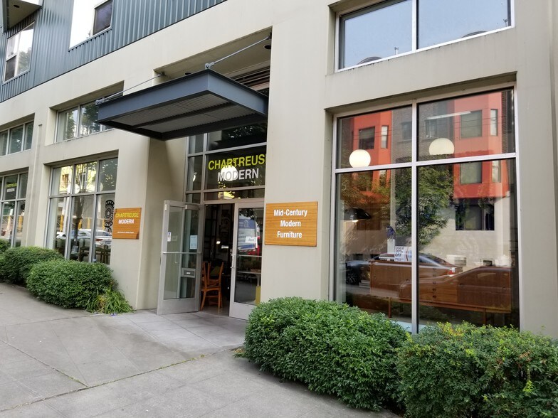 93 Denny Way, Seattle, WA à louer - Photo de l’immeuble – Image 3 sur 4