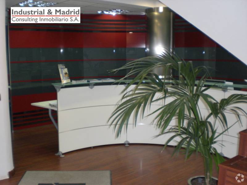 Bureau dans Arganda del Rey, Madrid à louer Photo de l’immeuble– Image 1 sur 11