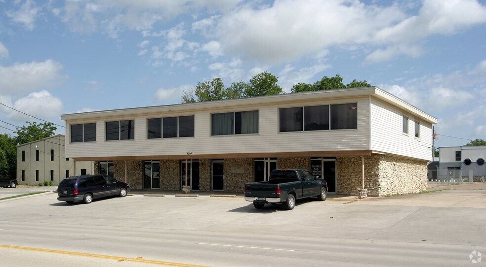 4209 Broadway Ave, Haltom City, TX à vendre - Photo de l’immeuble – Image 2 sur 6