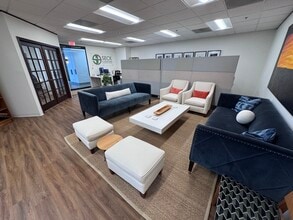 5000 W 95th St, Prairie Village, KS à louer Photo intérieure– Image 1 sur 10