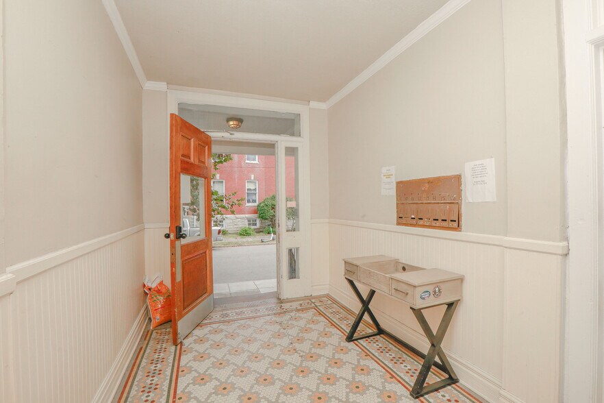 819 Colonial Ave, Norfolk, VA à vendre - Photo de l’immeuble – Image 3 sur 32