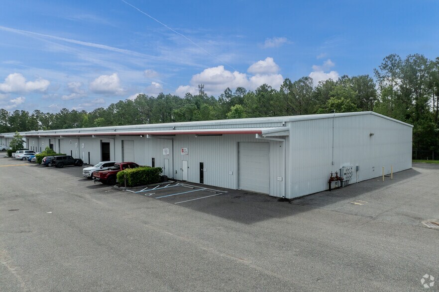 14476 Duval Pl W, Jacksonville, FL à louer - Photo de l’immeuble – Image 2 sur 17