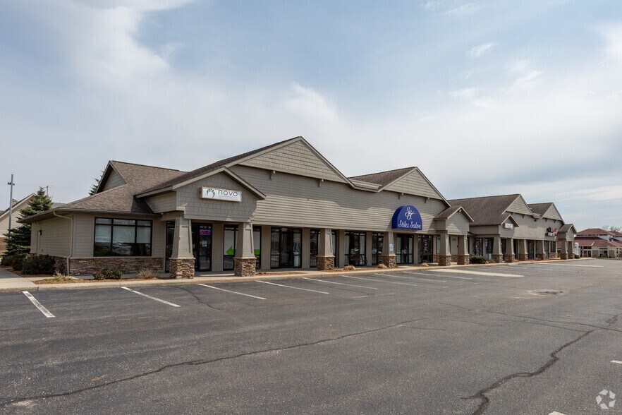 2355 Belmont Center Dr NE, Belmont, MI à louer - Photo de l’immeuble – Image 2 sur 2