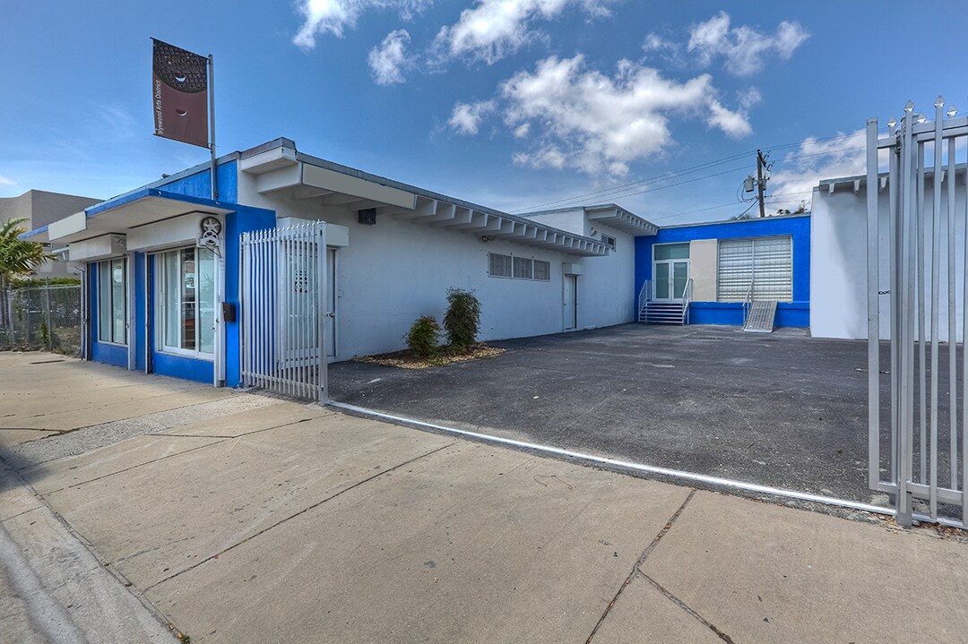 233 NW 36th St, Miami, FL à louer Photo de l’immeuble– Image 1 sur 13