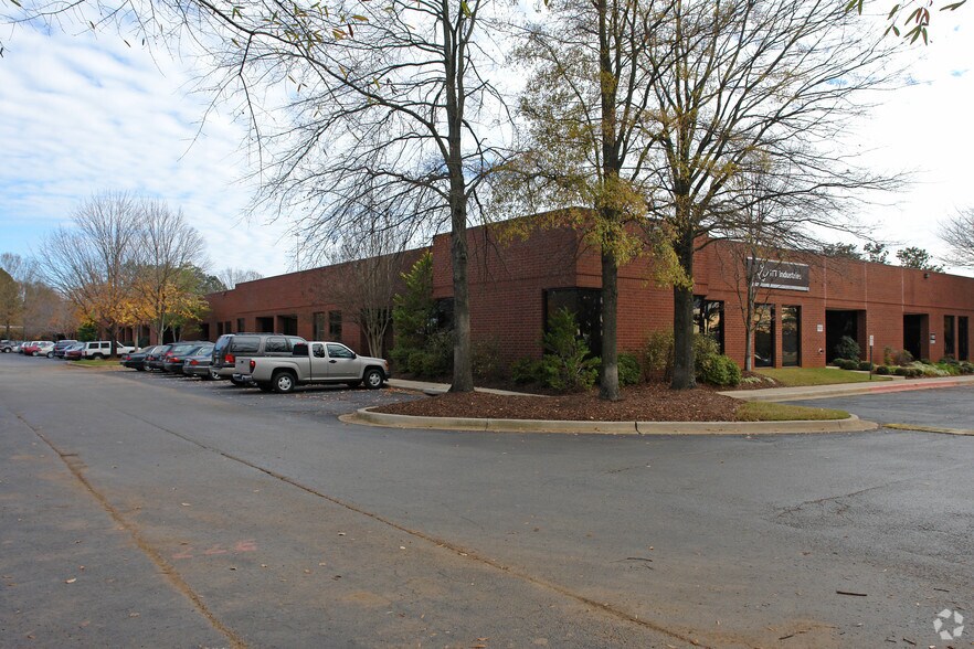 6767 Old Madison Pike, Huntsville, AL à louer - Photo de l’immeuble – Image 2 sur 2