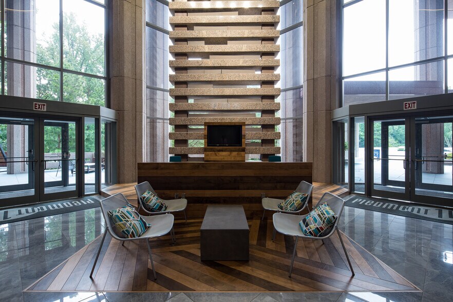 3495 Piedmont Rd NE, Atlanta, GA à louer - Hall d’entrée – Image 2 sur 23