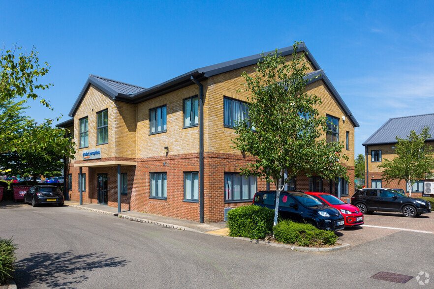 139 Faraday Rd, Crawley à vendre - Photo principale – Image 1 sur 5