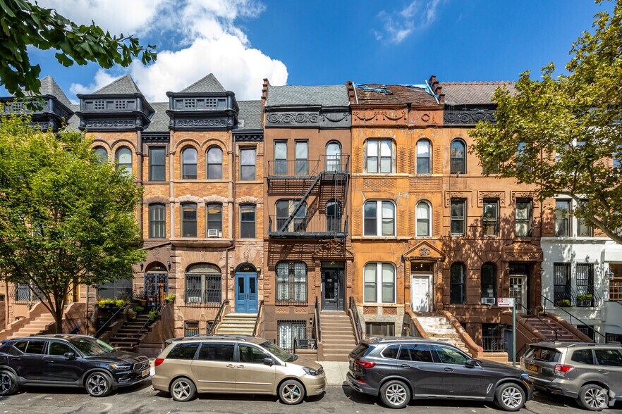 255 W 136th St, New York, NY à vendre - Photo principale – Image 1 sur 15