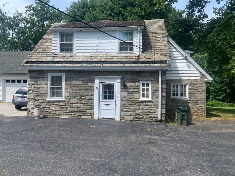 935 S Providence Rd, Wallingford, PA à vendre - Photo de l’immeuble – Image 3 sur 9