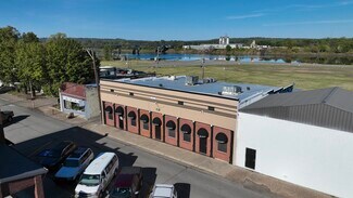 Plus de détails pour 115 S Front St, Dardanelle, AR - Sports et loisirs à vendre