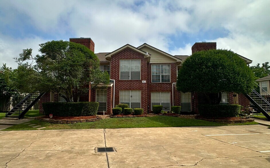7120 Cole Creek Dr, Houston, TX à vendre - Photo de l’immeuble – Image 1 sur 17