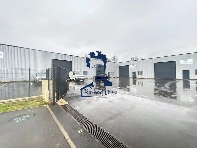 Local d’activités dans Charleville-Mézières à louer - Photo de l’immeuble – Image 1 sur 3