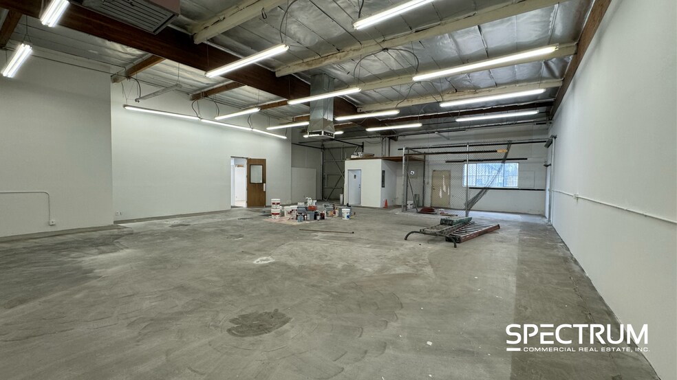 7631 Alabama Ave, Canoga Park, CA à louer - Photo de l’immeuble – Image 2 sur 6