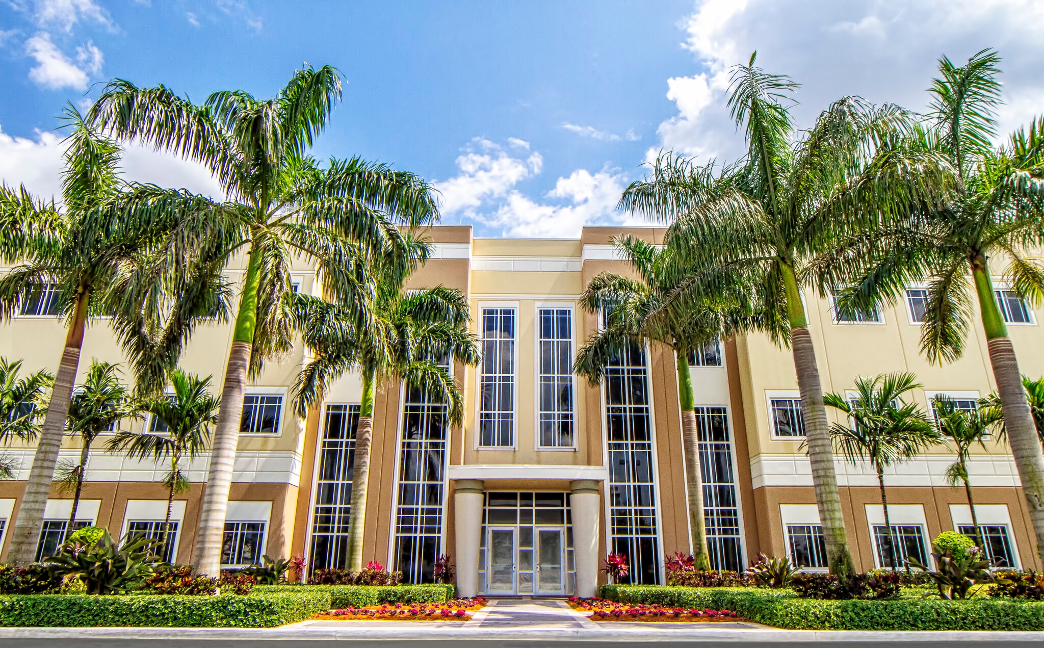 11410 NW 20th St, Miami, FL à louer Photo principale– Image 1 sur 4