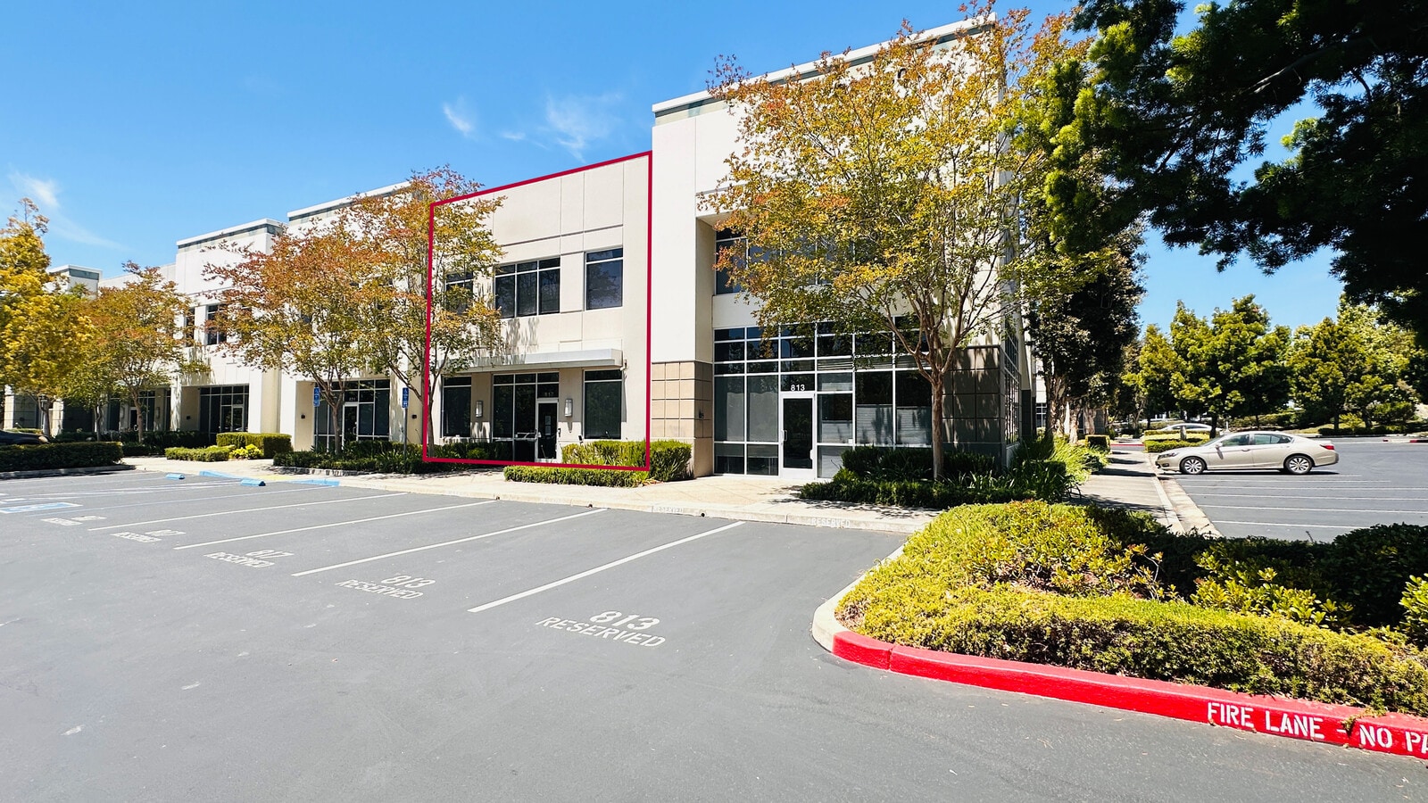 809-837 Corporate Way, Fremont, CA 94539 - Lot 817 -  - Photo intérieure - Image 1 of 7