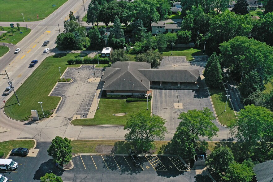 170 N Il Route 31, Crystal Lake, IL à louer - Photo de l’immeuble – Image 2 sur 8