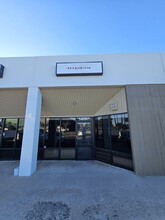 14775-14799 Carmenita Rd, Norwalk, CA à louer Photo intérieure– Image 1 sur 9