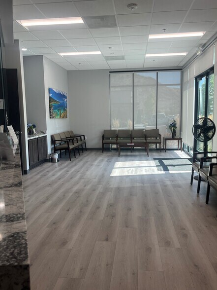 5458 Reno Corporate Dr, Reno, NV à louer - Photo de l’immeuble – Image 3 sur 11