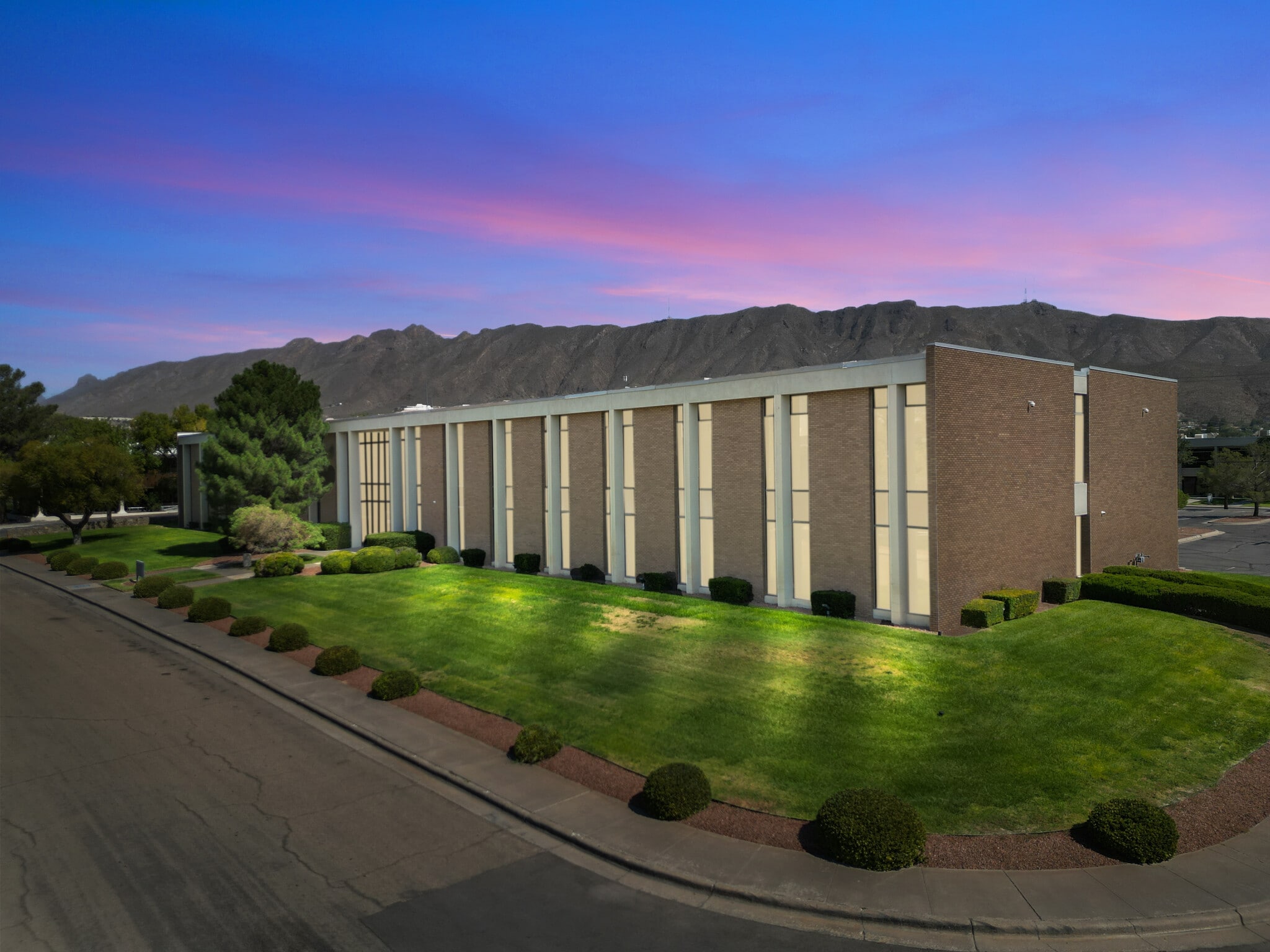 4150 Pinnacle St, El Paso, TX à louer Photo de l’immeuble– Image 1 sur 2