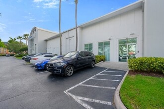 1701-2089 NW 87th Ave, Miami, FL à louer Photo intérieure– Image 2 sur 22