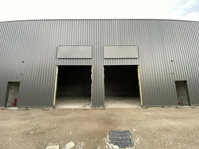 Plus de détails pour Local d’activités à vendre