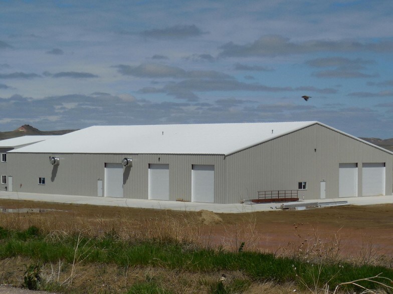 3750 Hackathorn Ln, Gillette, WY à vendre - Photo de l’immeuble – Image 2 sur 24