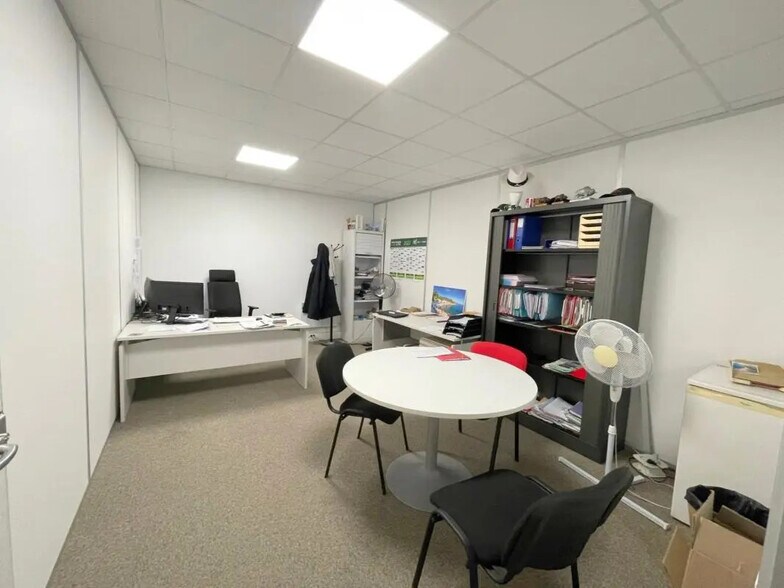 Bureau dans Argenteuil à louer - Photo de l’immeuble – Image 3 sur 8