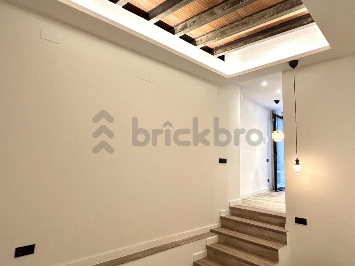 Barcelone, BAR 08003 - Lot - - - Photo intérieure - Image 1 of 32