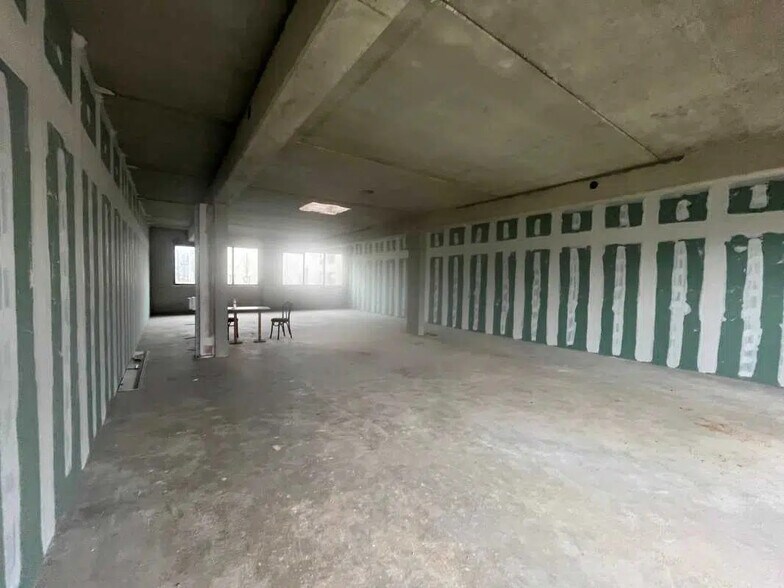 Local commercial dans Bihorel à louer - Photo intérieure – Image 2 sur 2