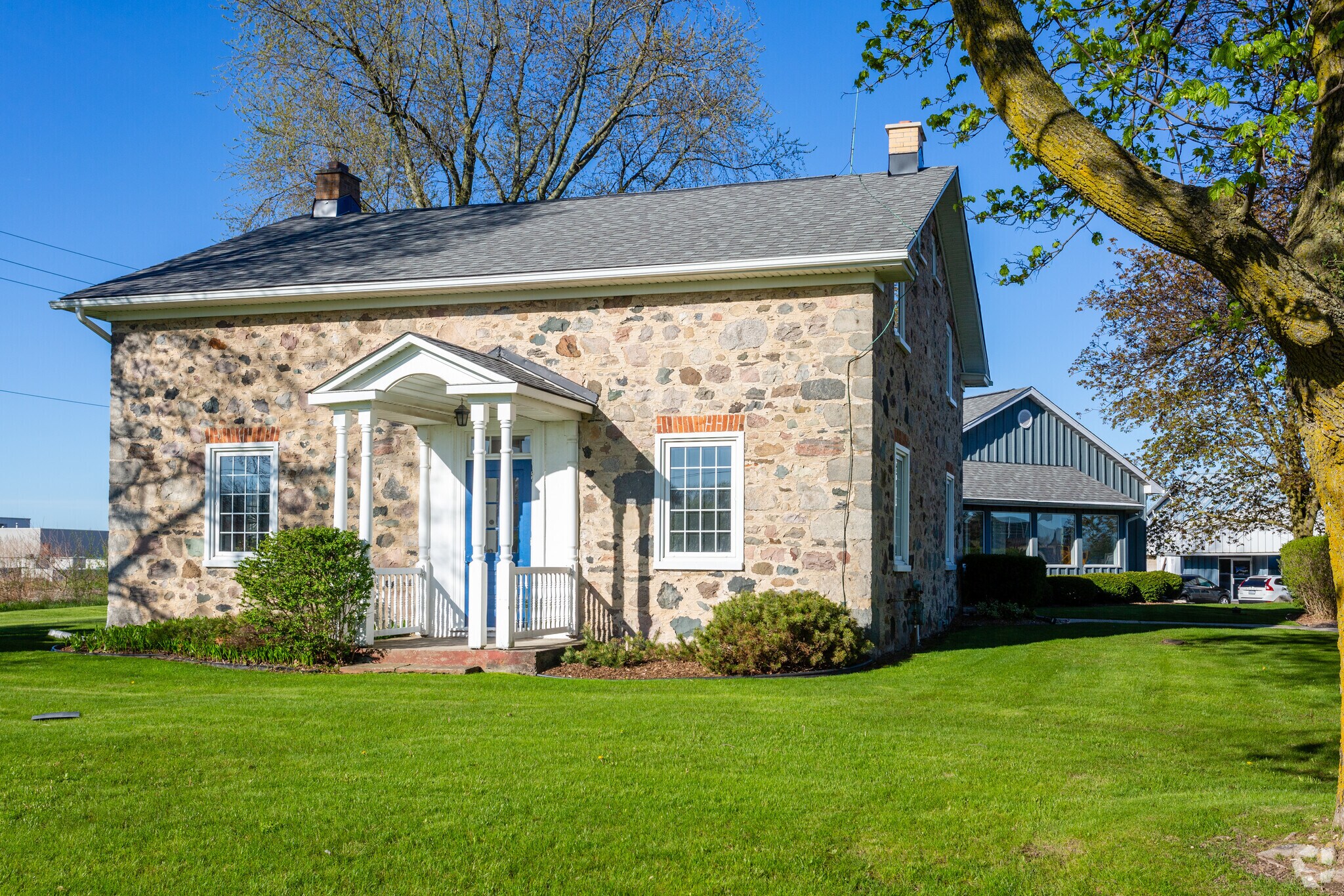 250 Woolwich St, Breslau, ON à louer Photo principale– Image 1 sur 5