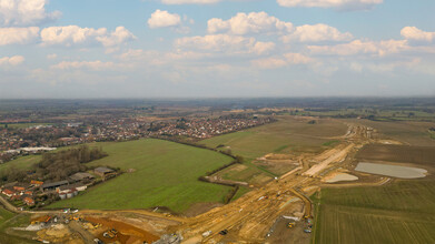 Hall Ln, Long Stratton, NFK - VUE AÉRIENNE  vue de carte - Image1