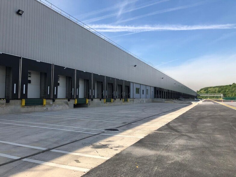 Garonor Ouest, Aulnay Sous Bois à louer - Photo de l’immeuble – Image 3 sur 12