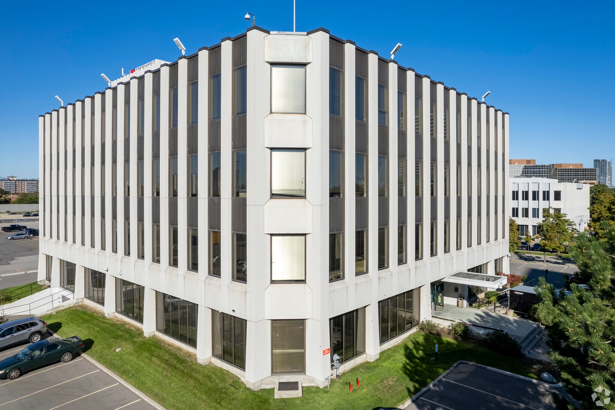 225 Yorkland Blvd, Toronto, ON à louer Photo principale– Image 1 sur 5