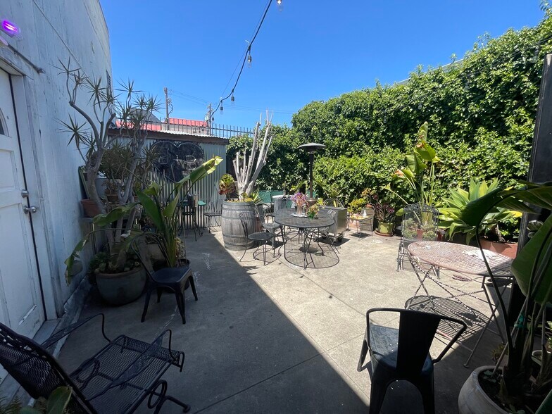 5526 Martin Luther King Jr Way, Oakland, CA à vendre - Photo de l’immeuble – Image 3 sur 8