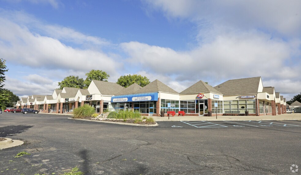 3021-3095 E Walton Blvd, Auburn Hills, MI à louer - Photo principale – Image 1 sur 5