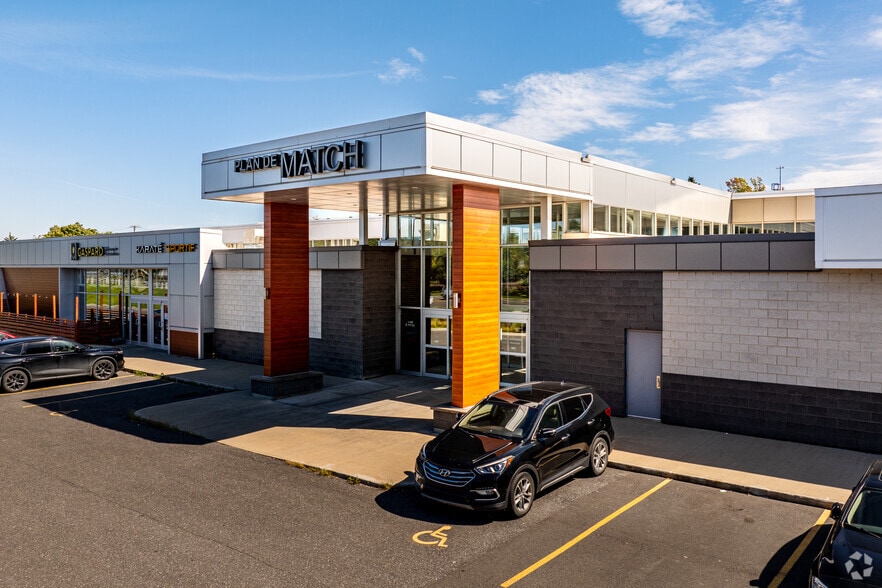 270-280 Boul Du Fort-Saint-Louis, Boucherville, QC à louer - Photo principale – Image 1 sur 4