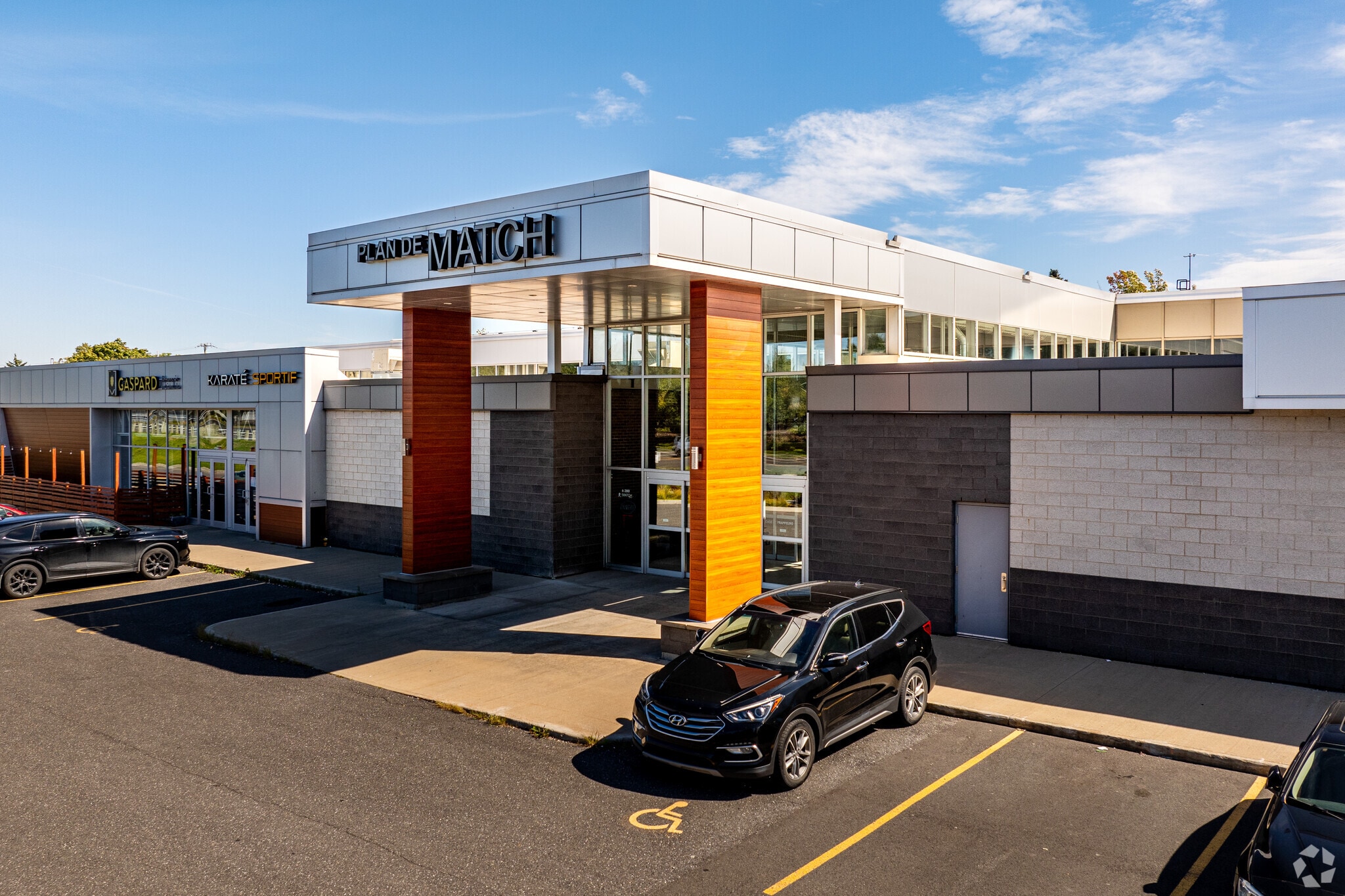 270-280 Boul Du Fort-Saint-Louis, Boucherville, QC à louer Photo principale– Image 1 sur 5