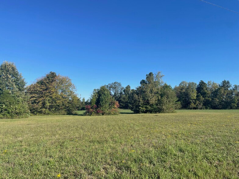 1 Industrial Rd Rd, Clarksville, TN à vendre - Photo principale – Image 1 sur 7