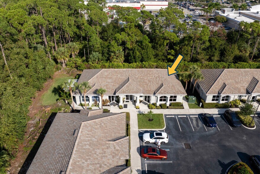 13730 Cypress Terrace Cir, Fort Myers, FL à vendre - Photo de l’immeuble – Image 2 sur 51