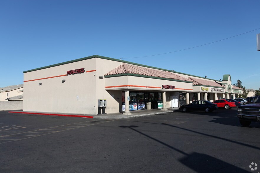 6370-6390 W Lake Mead Blvd, Las Vegas, NV à louer - Photo principale – Image 1 sur 5