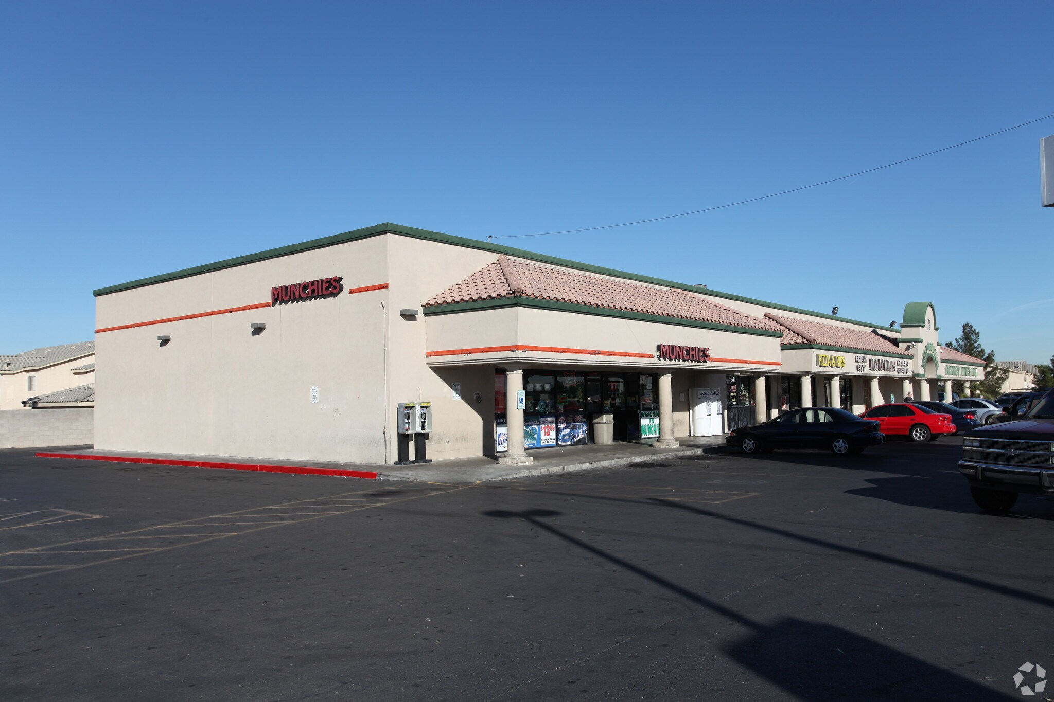 6370-6390 W Lake Mead Blvd, Las Vegas, NV à louer Photo principale– Image 1 sur 6
