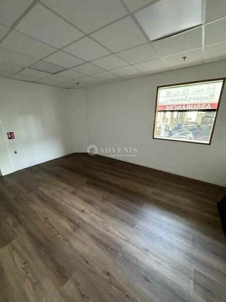 Bureau dans Juvignac à louer - Photo de l’immeuble – Image 2 sur 5
